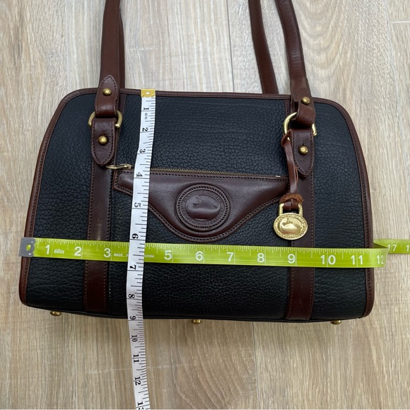 DOONEY AND BOURKE vintage leather black and brown shoulder bag - Picture 7 of 16